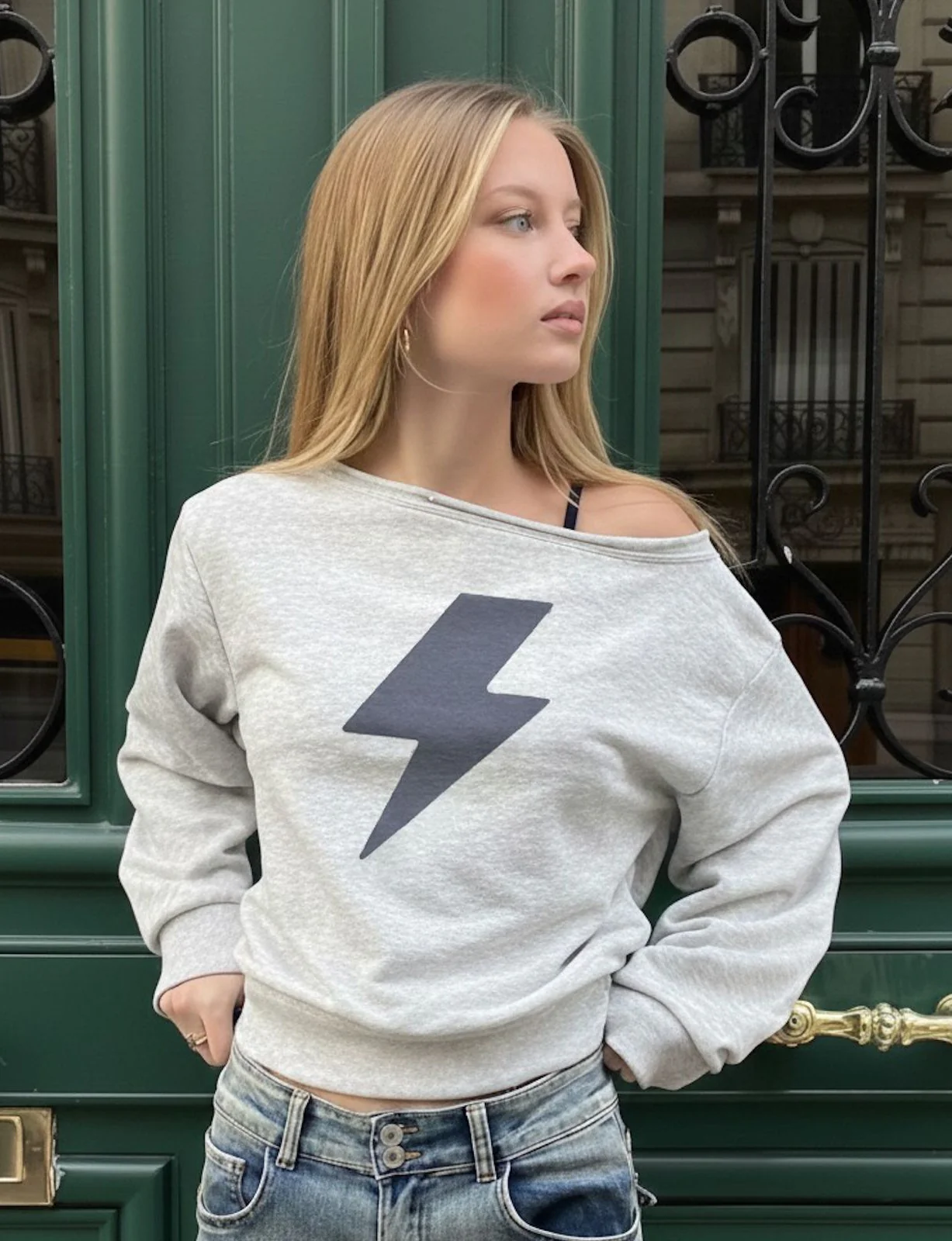 Felpa offshoulder con stampa saetta