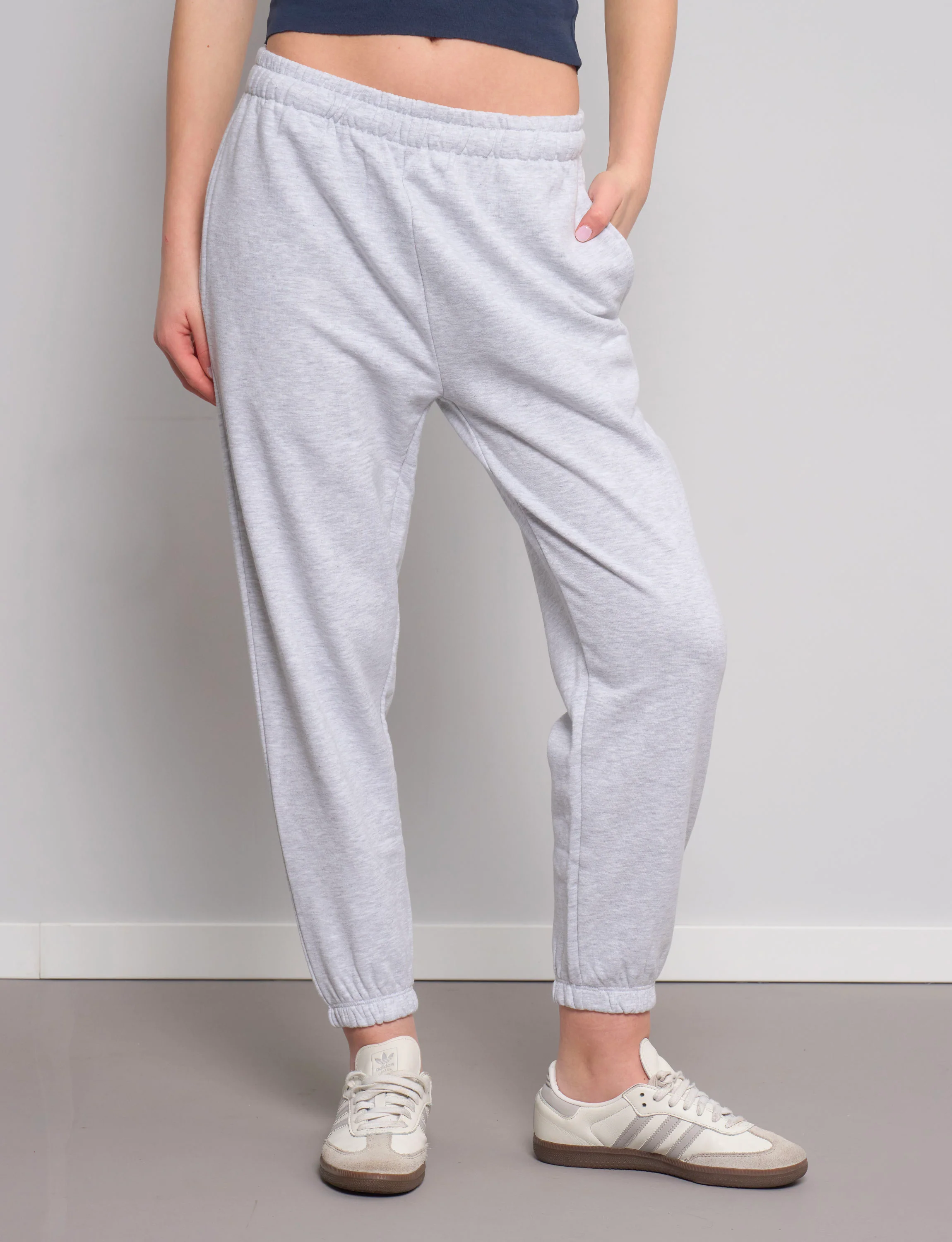 Pantalone grigio in felpa - Image 2