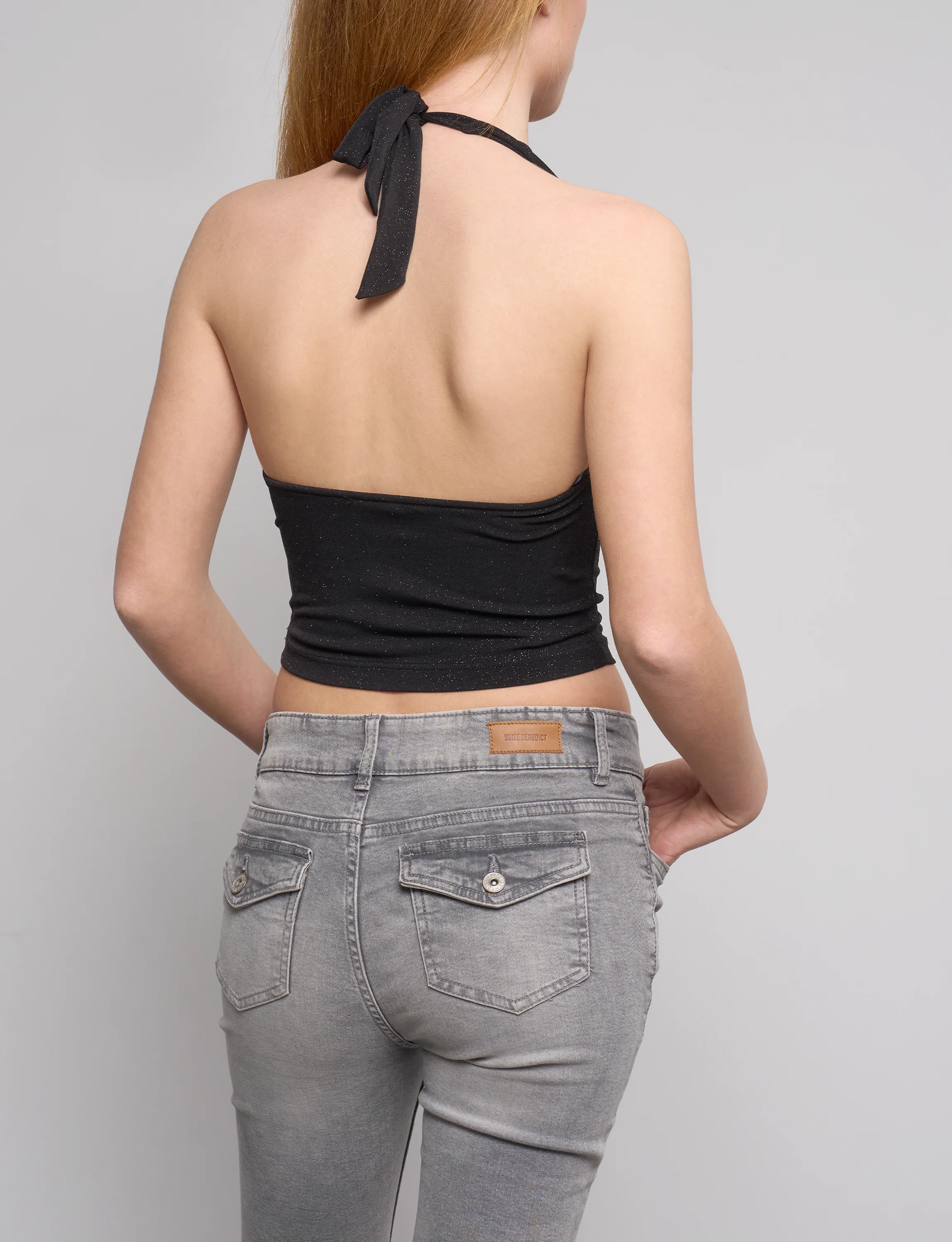 Top nero in lurex con scollo morbido e schiena scoperta - Image 3