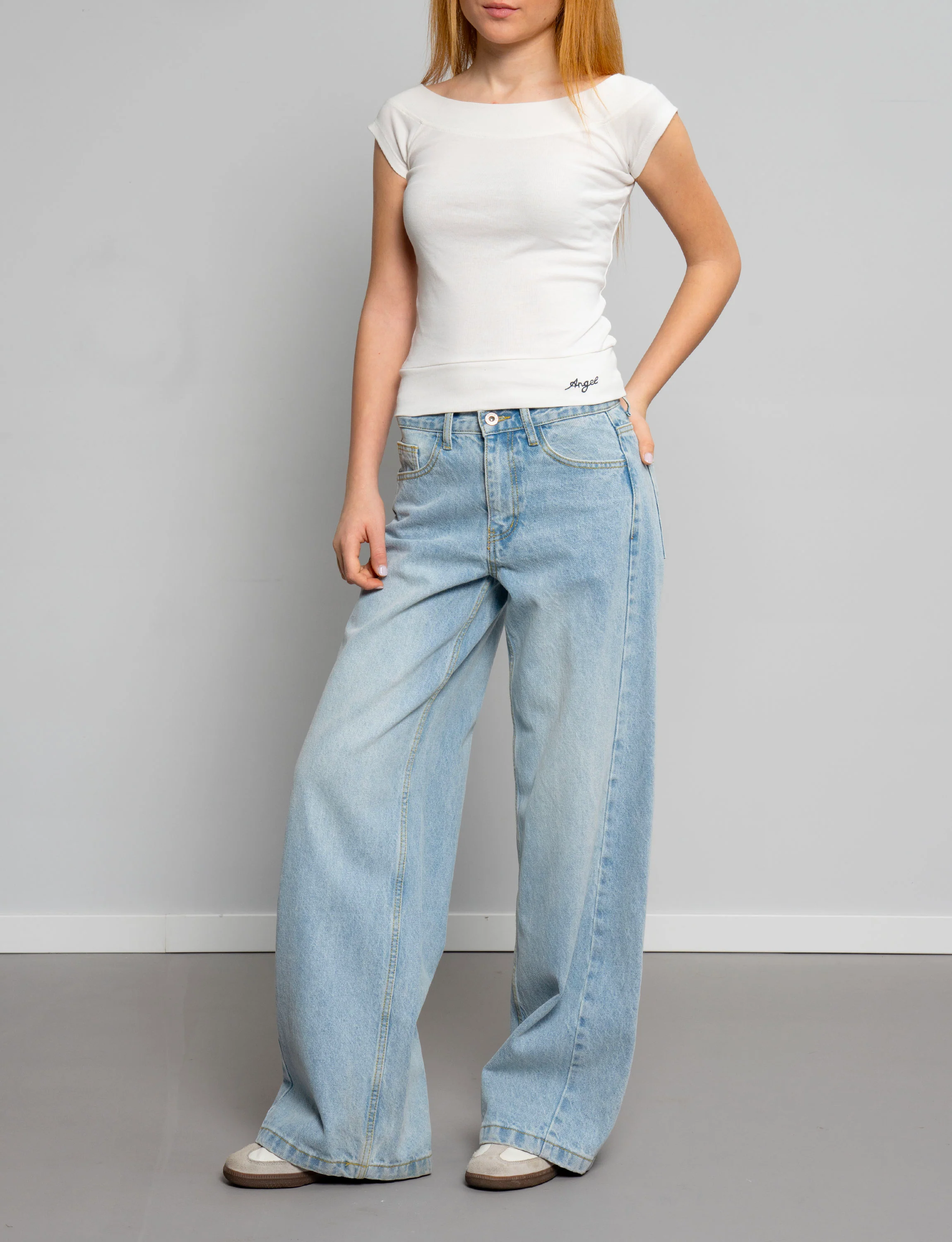 T-shirt panna con scollo a barca e scritta "Angel" - Image 5